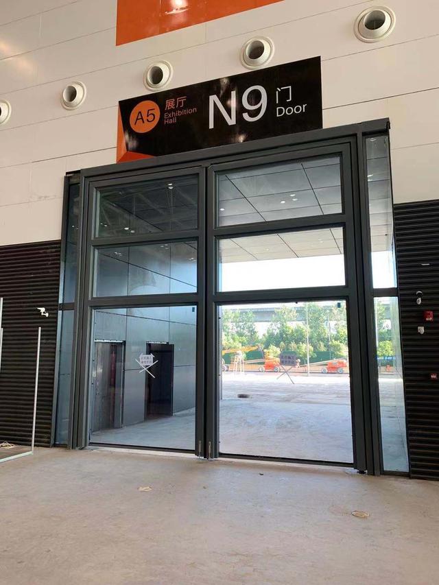 紹興國際會展二期幕墻超大門、超大地彈門、疏散逃生門